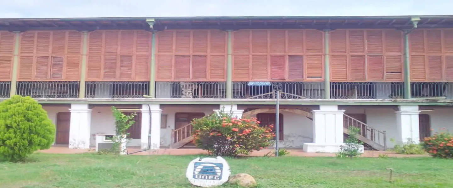 <p>Casa 12 ventanas </p><p>Ciudad Bolívar</p>