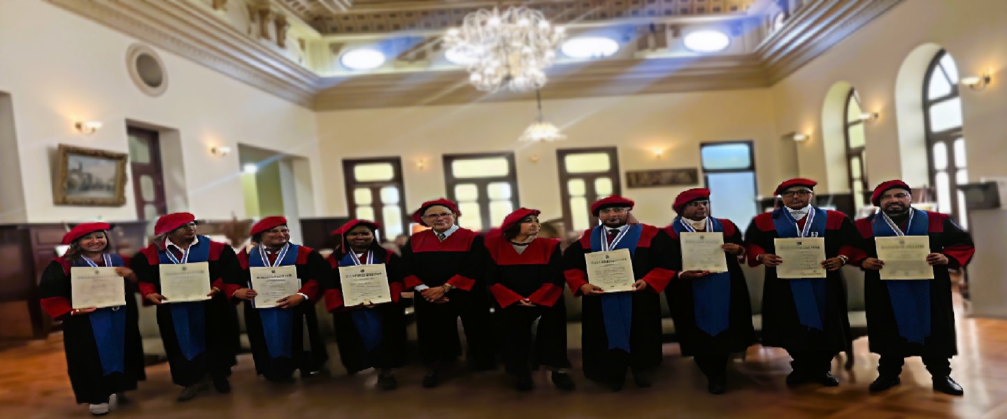 <p>Egresados ecuatorianos del Doctorado en Cs. de la Educación del programa de internacionalización académica PIAUNEG</p>